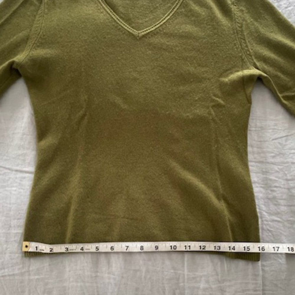 Green Cashmere Sweater - Picture 8 of 9